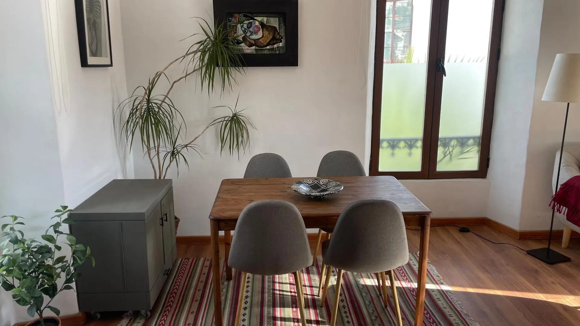 Artistic And Spacious Apartment Alora