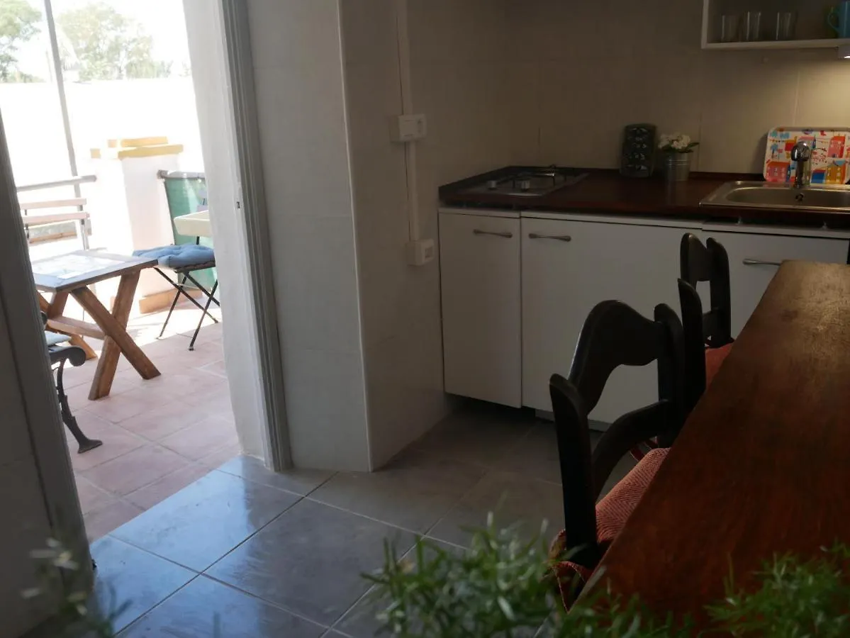 Artistic And Spacious Apartment 알로라 0*,