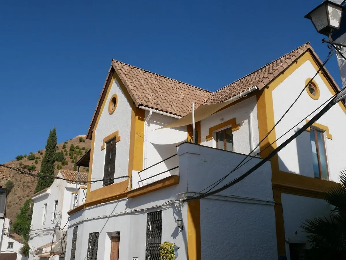 Artistic And Spacious Apartment Alora